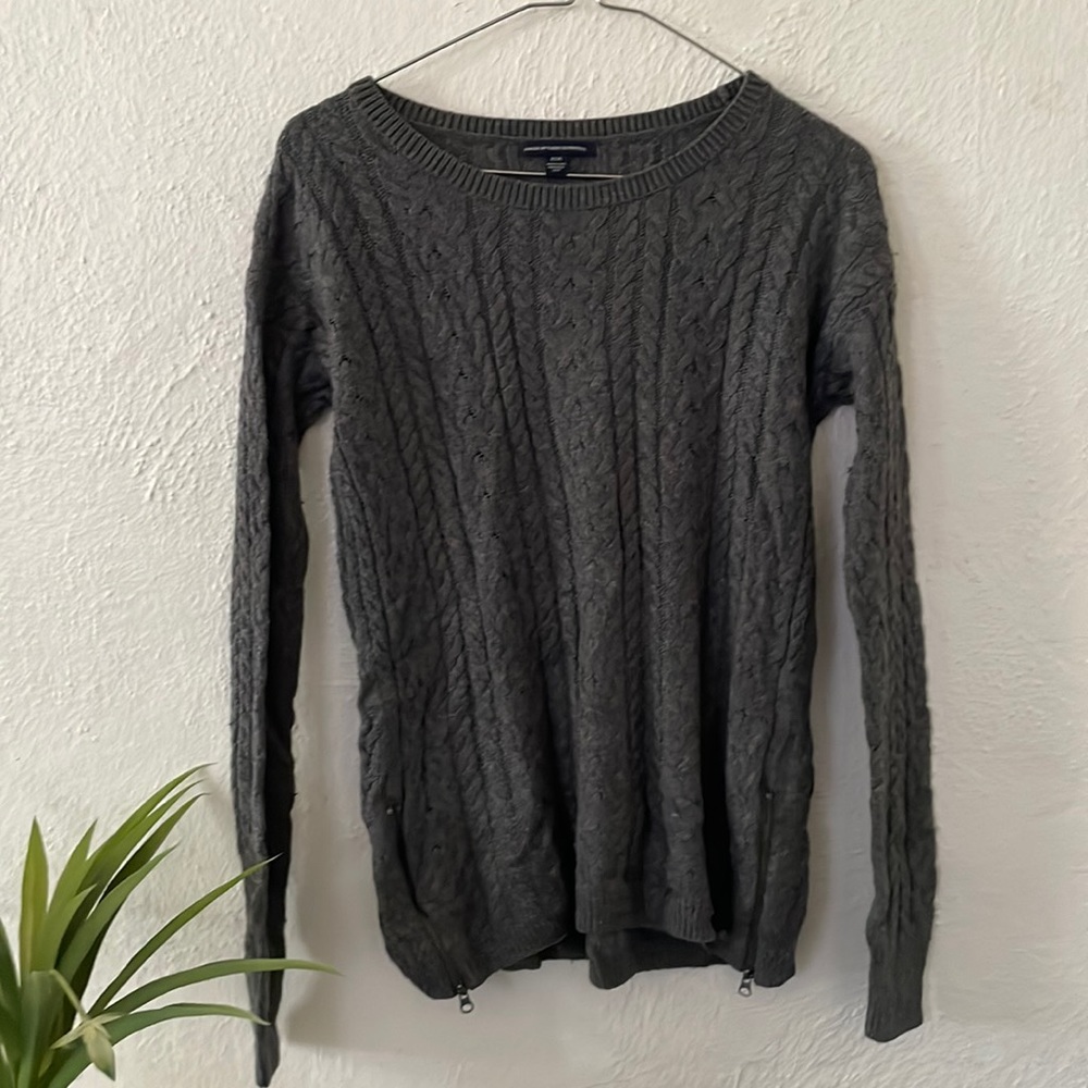 American Eagle Outfitters | AE | American Eagle Gray Sweater Size Medium